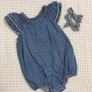 Old navy denim romper size 12-18m and piggy clips